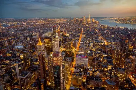 New York City Skyline bei Nacht 