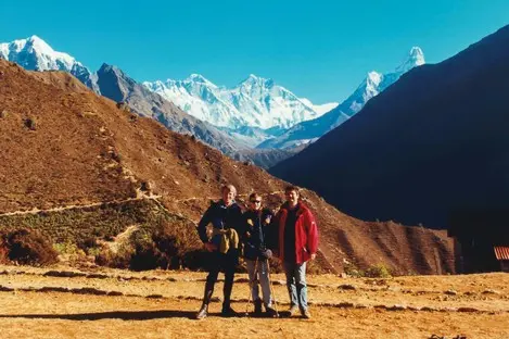 023 Everest Blick Namche Bazar.jpg